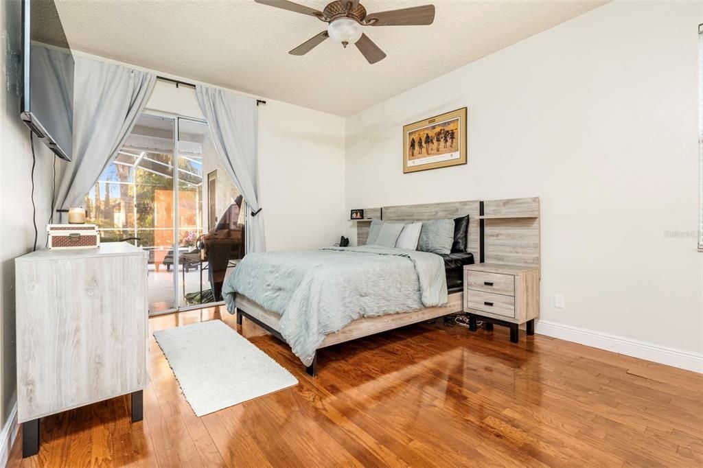 En Venta: $615,000 (4 camas, 2 baños, 2336 Pies cuadrados)