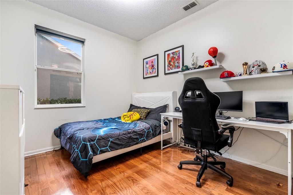 En Venta: $615,000 (4 camas, 2 baños, 2336 Pies cuadrados)