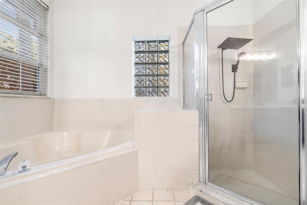 En Venta: $615,000 (4 camas, 2 baños, 2336 Pies cuadrados)