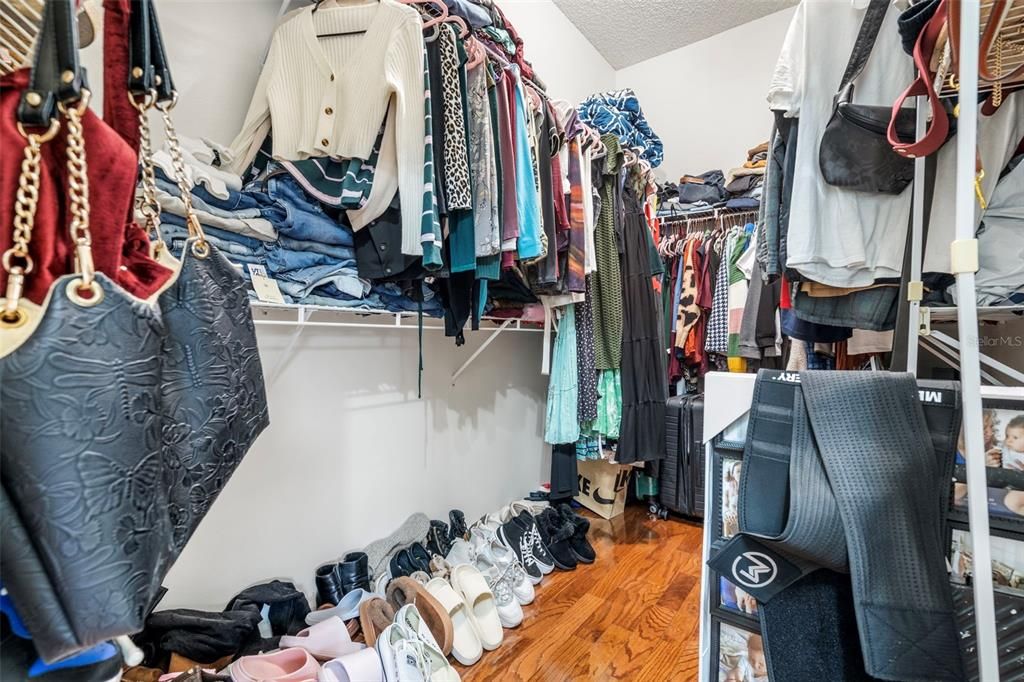 En Venta: $615,000 (4 camas, 2 baños, 2336 Pies cuadrados)