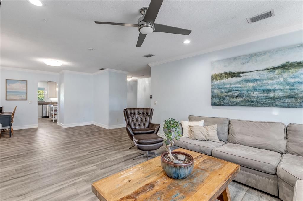 En Venta: $838,300 (3 camas, 2 baños, 1612 Pies cuadrados)