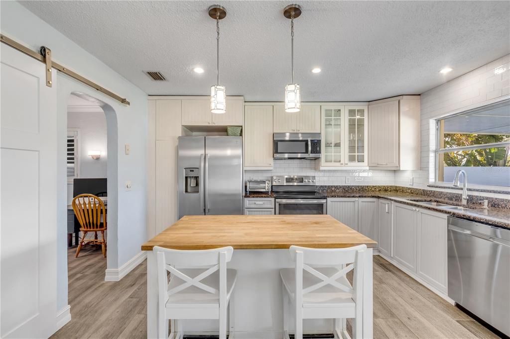 En Venta: $838,300 (3 camas, 2 baños, 1612 Pies cuadrados)