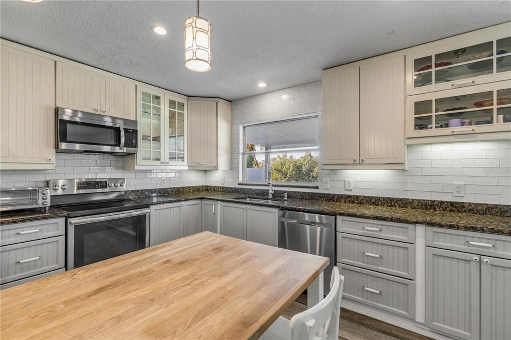 En Venta: $838,300 (3 camas, 2 baños, 1612 Pies cuadrados)