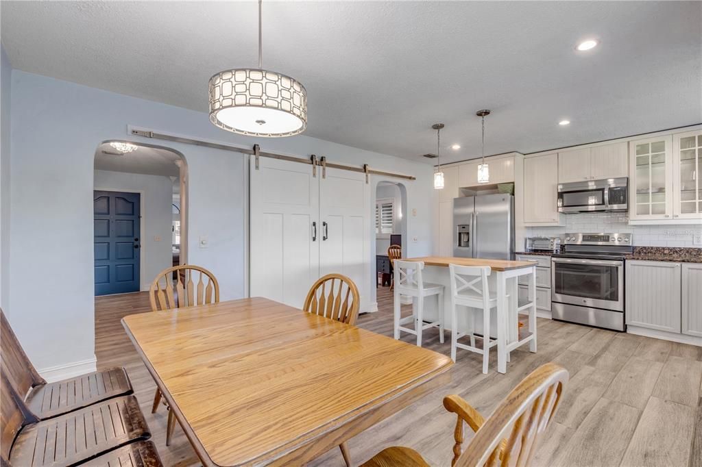 En Venta: $838,300 (3 camas, 2 baños, 1612 Pies cuadrados)