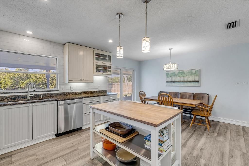 En Venta: $838,300 (3 camas, 2 baños, 1612 Pies cuadrados)