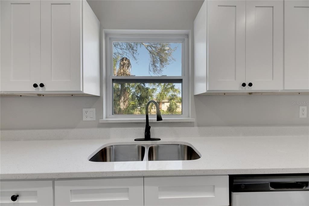 En Venta: $289,000 (2 camas, 2 baños, 880 Pies cuadrados)