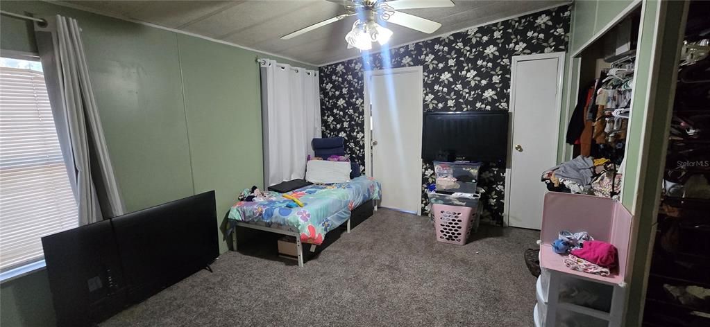 Active With Contract: $100,000 (3 beds, 2 baths, 1568 Square Feet)