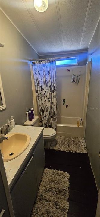 Active With Contract: $100,000 (3 beds, 2 baths, 1568 Square Feet)