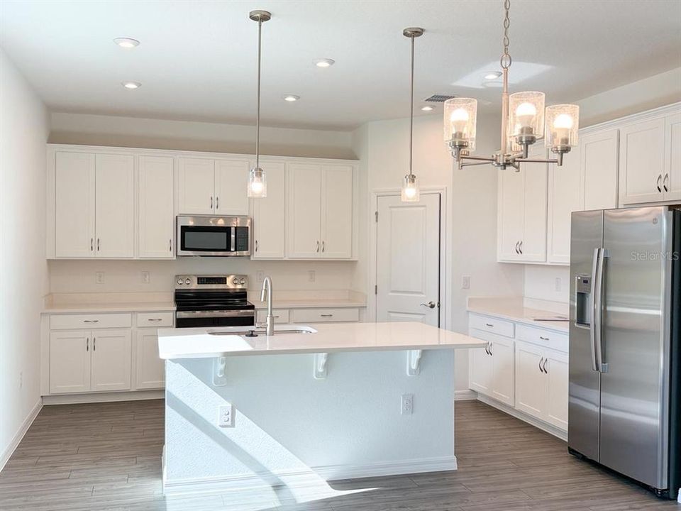 For Rent: $2,600 (5 beds, 3 baths, 2434 Square Feet)