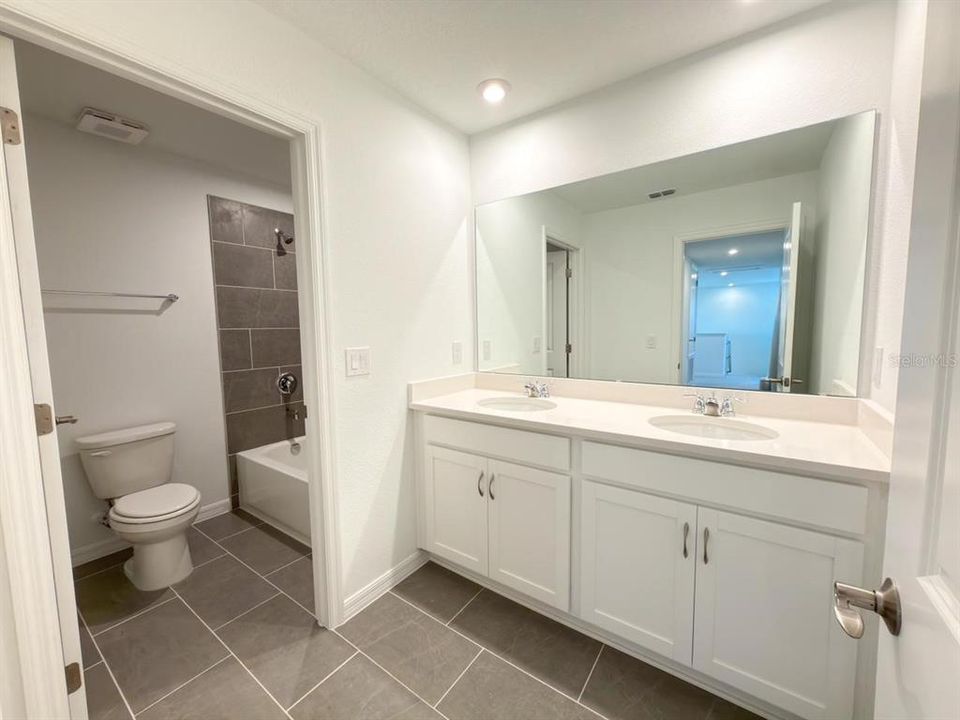 For Rent: $2,600 (5 beds, 3 baths, 2434 Square Feet)