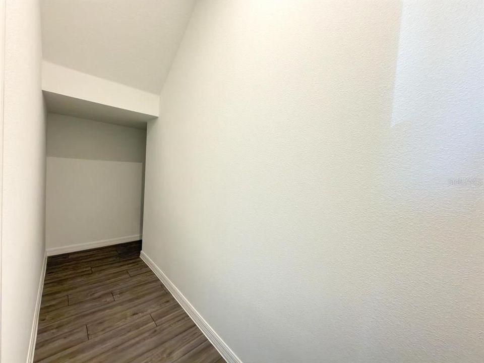 For Rent: $2,600 (5 beds, 3 baths, 2434 Square Feet)