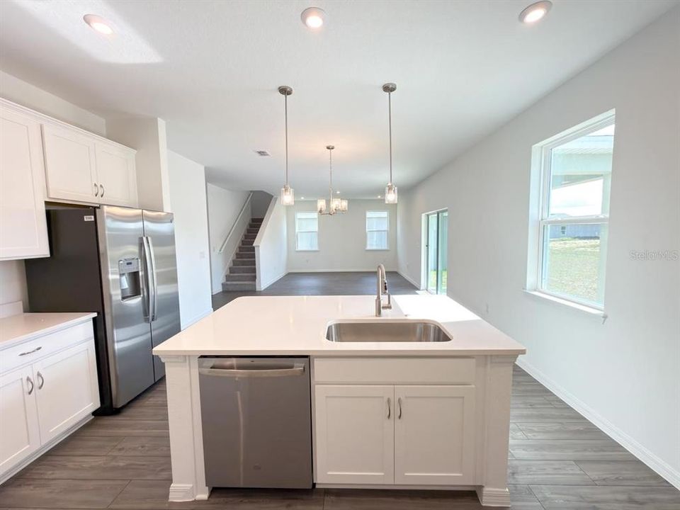 For Rent: $2,600 (5 beds, 3 baths, 2434 Square Feet)