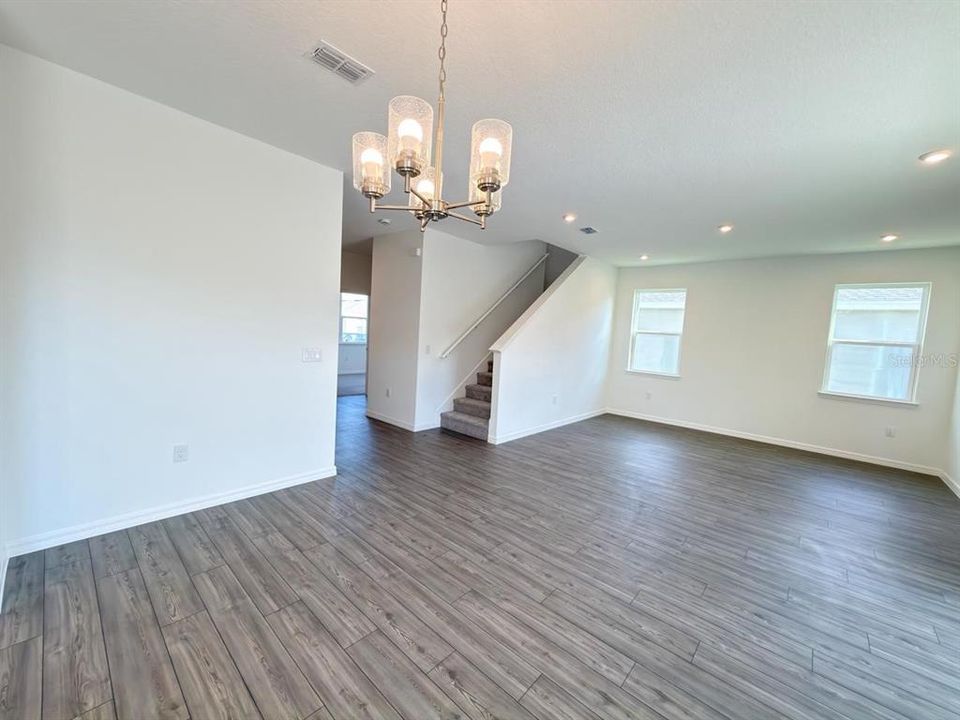 For Rent: $2,600 (5 beds, 3 baths, 2434 Square Feet)