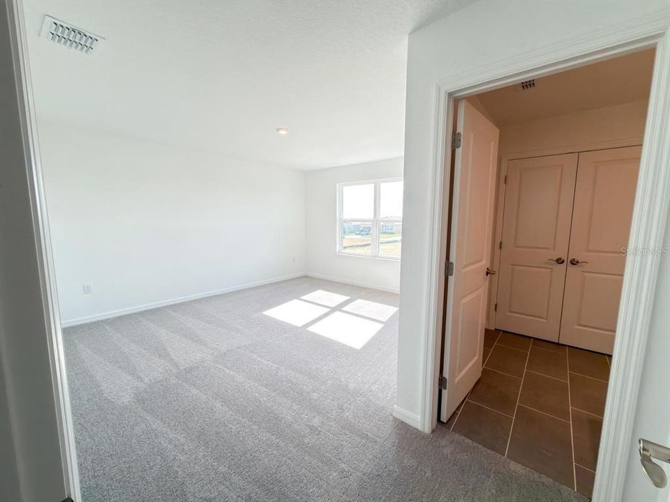 For Rent: $2,600 (5 beds, 3 baths, 2434 Square Feet)