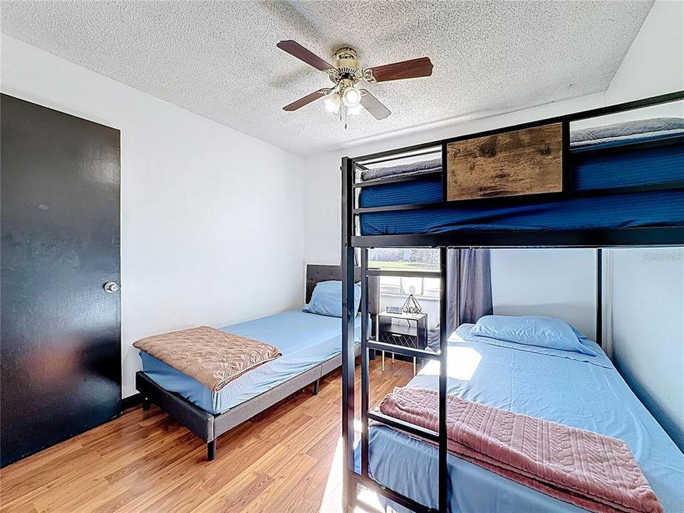 For Sale: $328,999 (3 beds, 2 baths, 1079 Square Feet)