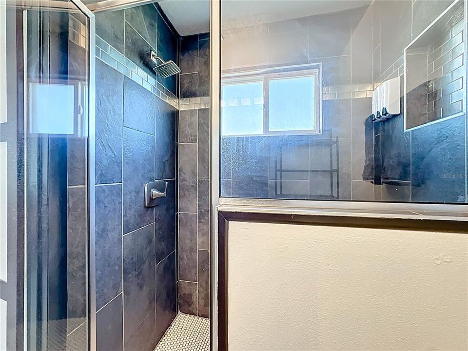 For Sale: $328,999 (3 beds, 2 baths, 1079 Square Feet)