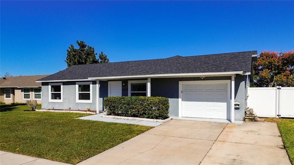 For Sale: $328,999 (3 beds, 2 baths, 1079 Square Feet)