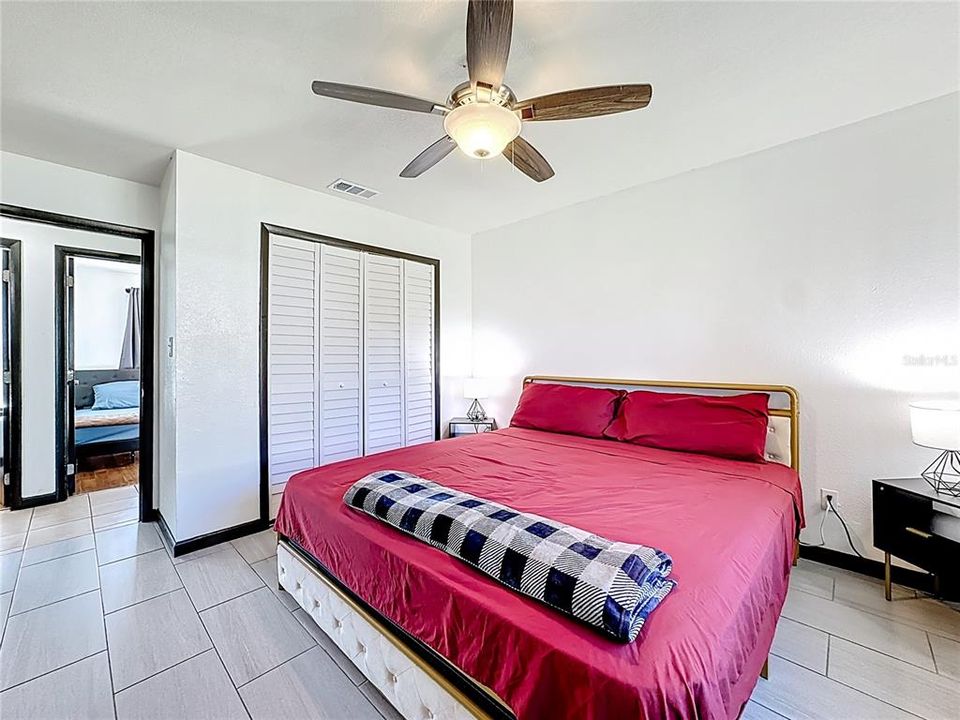 For Sale: $328,999 (3 beds, 2 baths, 1079 Square Feet)