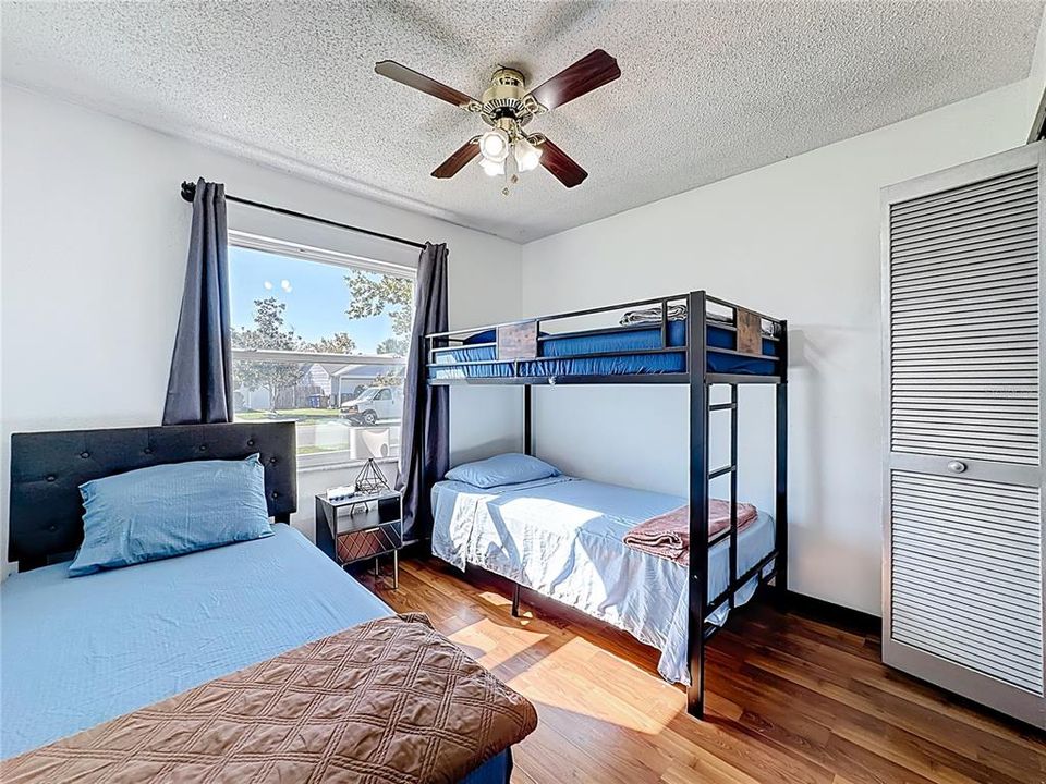 For Sale: $328,999 (3 beds, 2 baths, 1079 Square Feet)