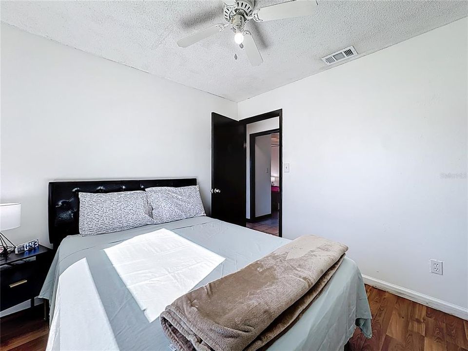 For Sale: $328,999 (3 beds, 2 baths, 1079 Square Feet)