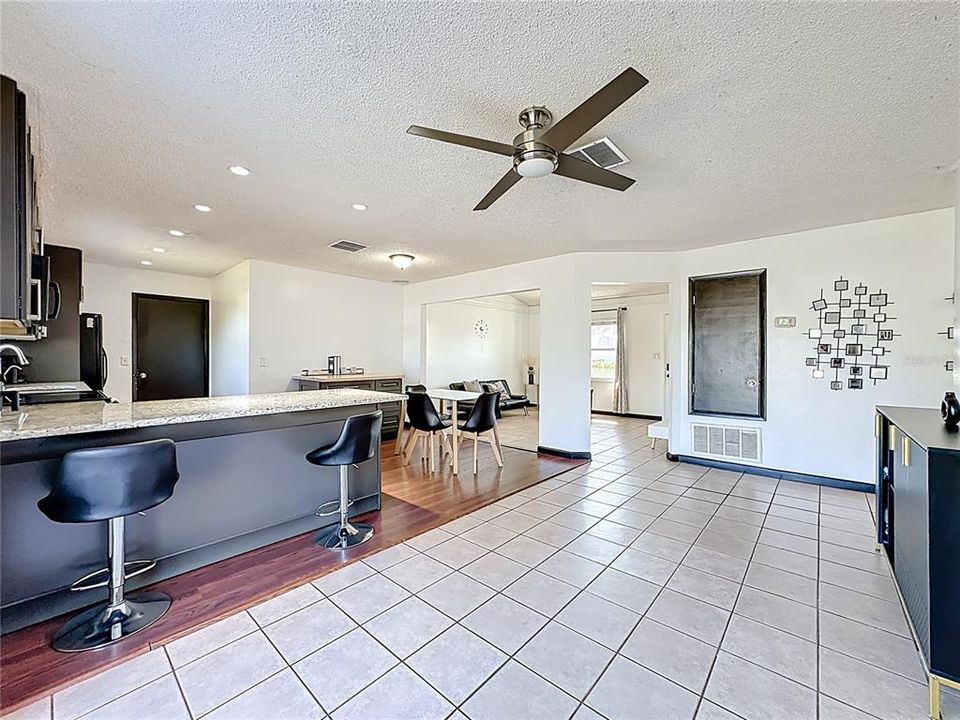 For Sale: $328,999 (3 beds, 2 baths, 1079 Square Feet)