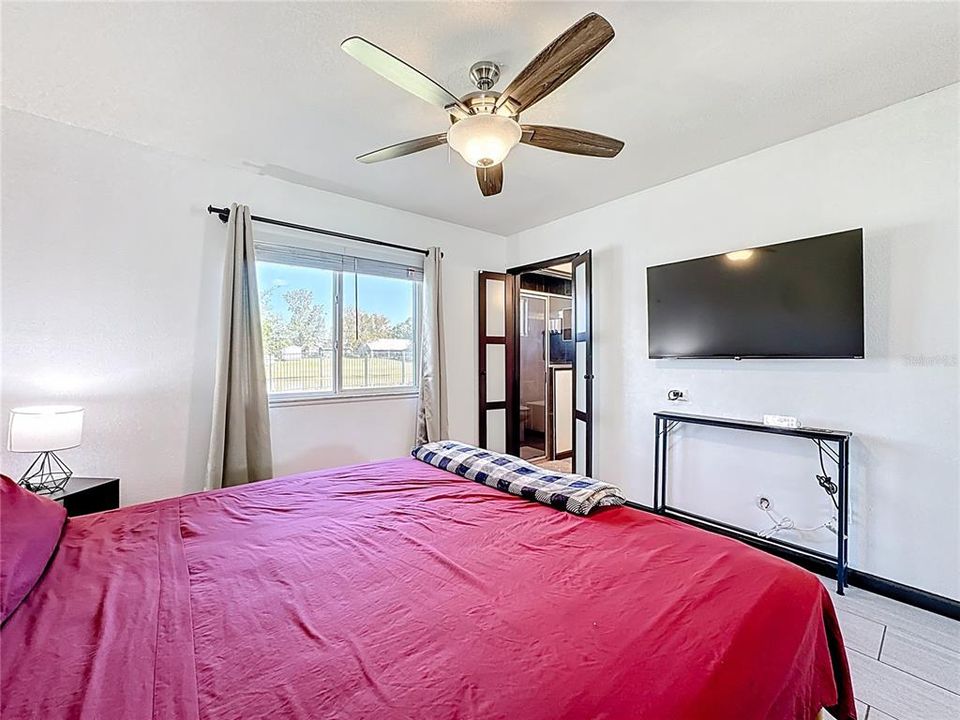 For Sale: $328,999 (3 beds, 2 baths, 1079 Square Feet)