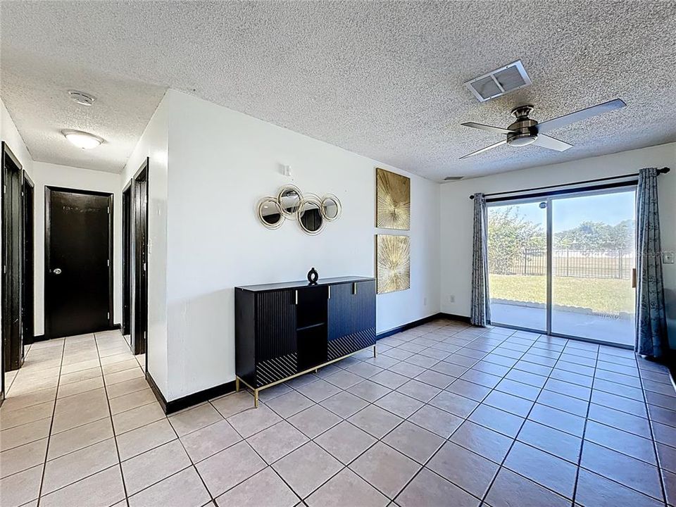 For Sale: $328,999 (3 beds, 2 baths, 1079 Square Feet)