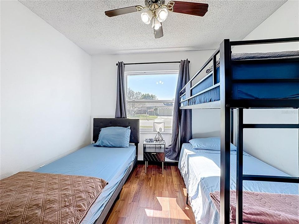 For Sale: $328,999 (3 beds, 2 baths, 1079 Square Feet)