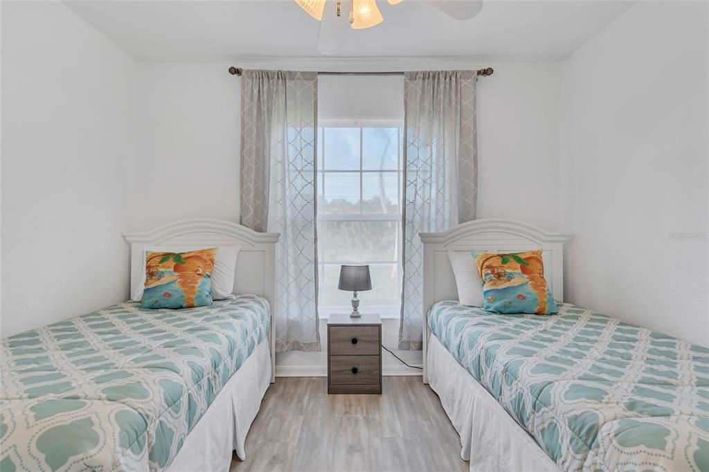 Activo con contrato: $365,000 (3 camas, 2 baños, 1548 Pies cuadrados)