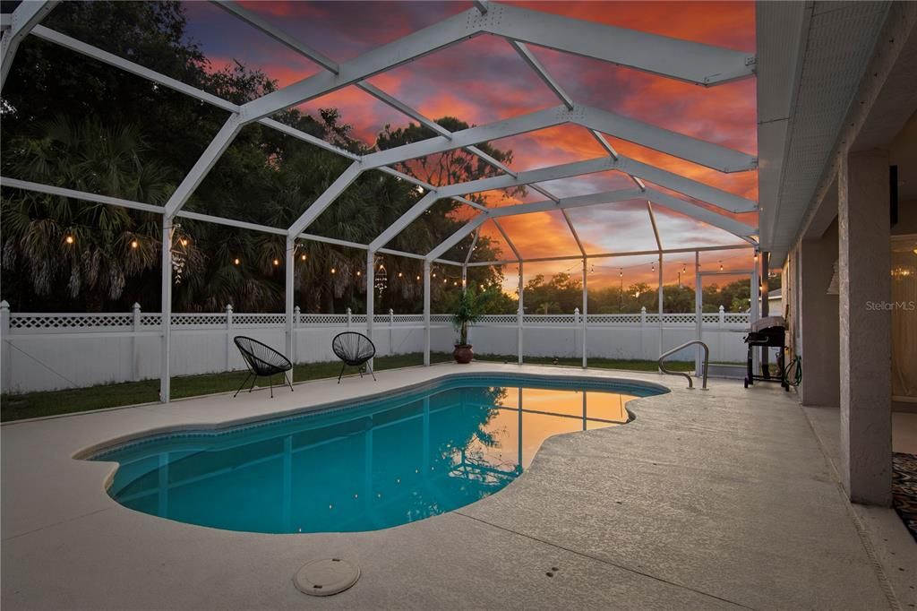 Activo con contrato: $365,000 (3 camas, 2 baños, 1548 Pies cuadrados)