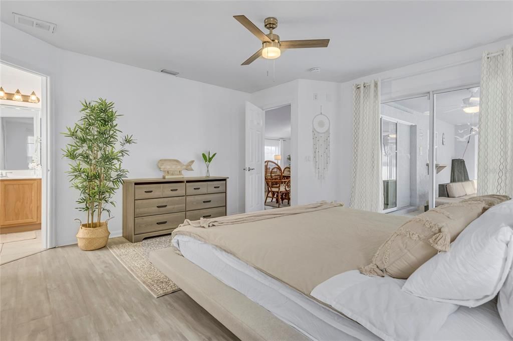 Activo con contrato: $365,000 (3 camas, 2 baños, 1548 Pies cuadrados)