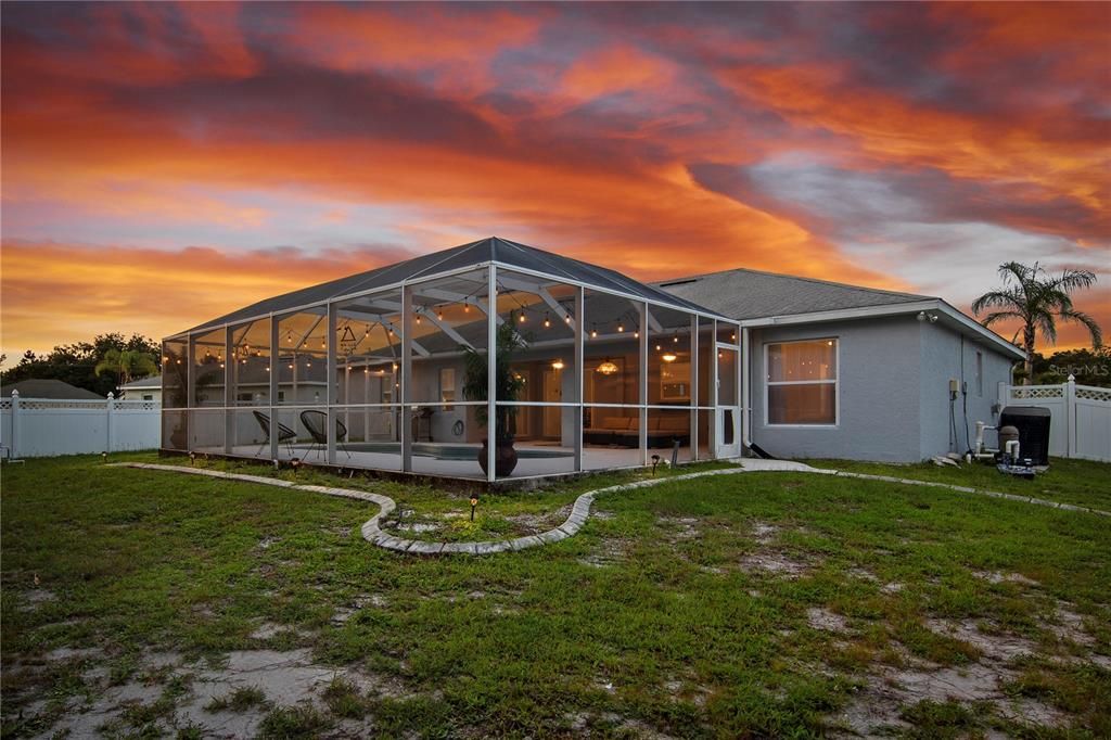 Activo con contrato: $365,000 (3 camas, 2 baños, 1548 Pies cuadrados)