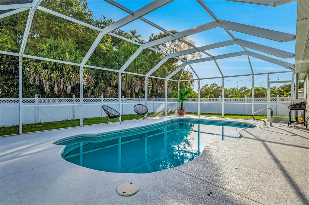 Activo con contrato: $365,000 (3 camas, 2 baños, 1548 Pies cuadrados)