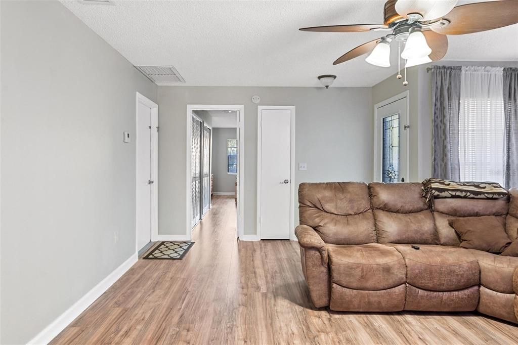 En Venta: $259,000 (2 camas, 2 baños, 1131 Pies cuadrados)