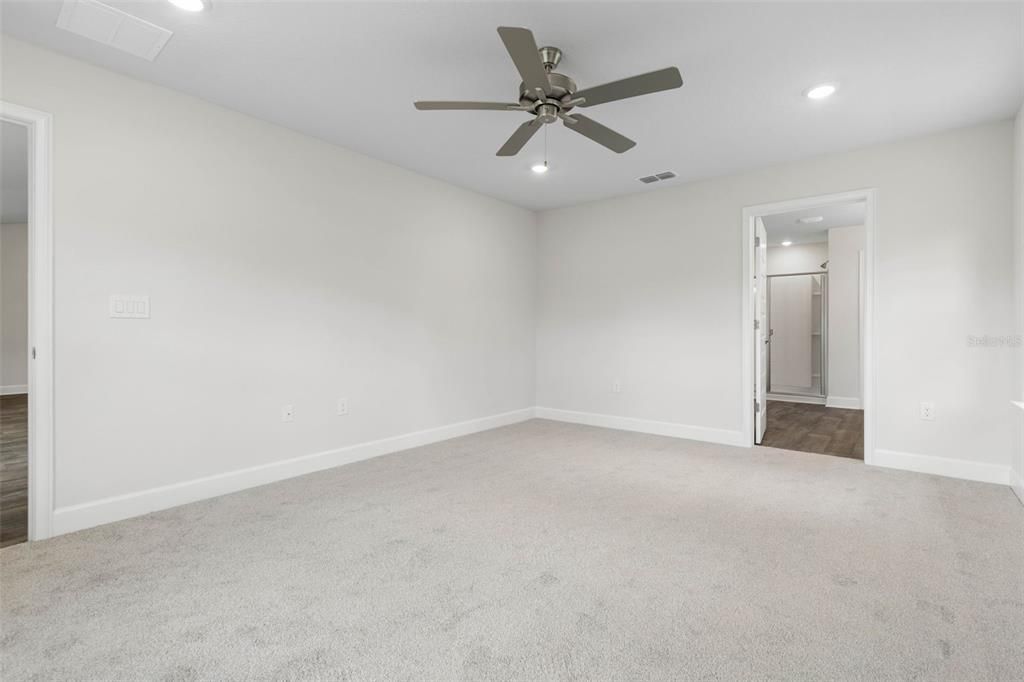 Active With Contract: $379,400 (4 beds, 3 baths, 2117 Square Feet)