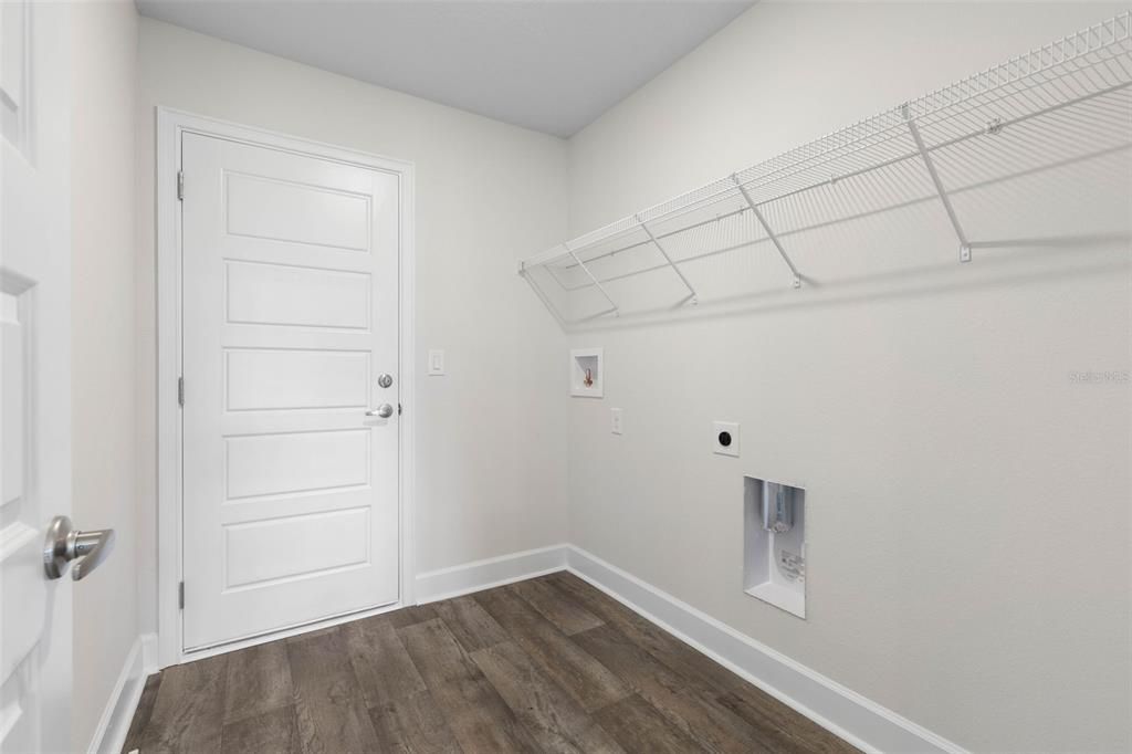 Active With Contract: $379,400 (4 beds, 3 baths, 2117 Square Feet)