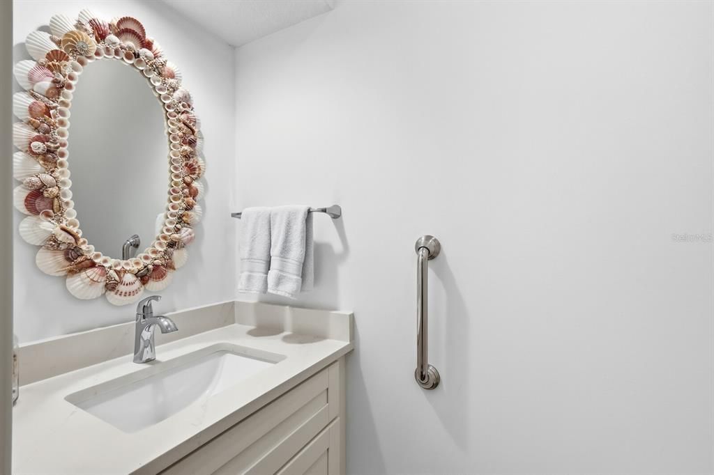 For Sale: $2,975,000 (2 beds, 2 baths, 2010 Square Feet)