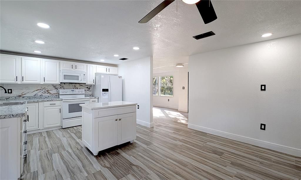 На продажу: $599,000 (7 спален, 5 ванн, 580 Квадратных фут)