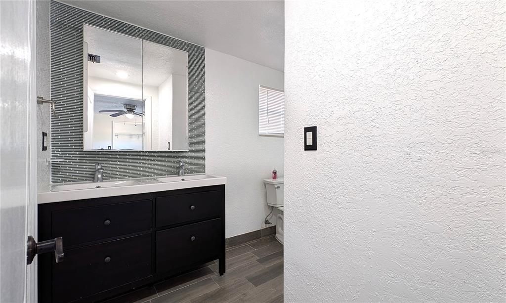 На продажу: $599,000 (7 спален, 5 ванн, 580 Квадратных фут)