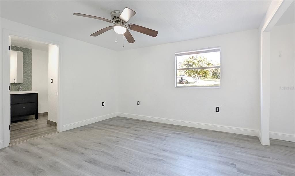 На продажу: $599,000 (7 спален, 5 ванн, 580 Квадратных фут)