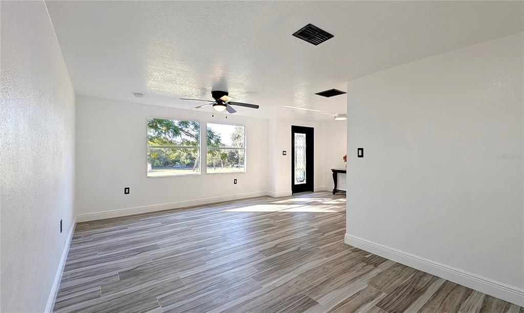 На продажу: $599,000 (7 спален, 5 ванн, 580 Квадратных фут)