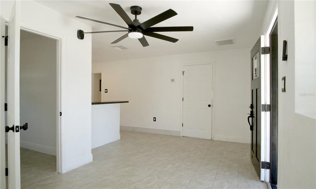 На продажу: $599,000 (7 спален, 5 ванн, 580 Квадратных фут)