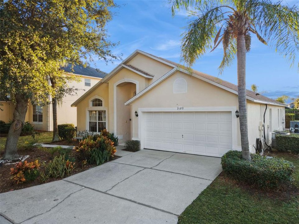 На продажу: $375,000 (4 спален, 3 ванн, 1940 Квадратных фут)