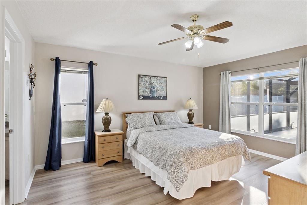 На продажу: $375,000 (4 спален, 3 ванн, 1940 Квадратных фут)