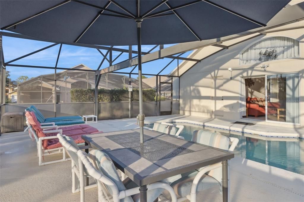 На продажу: $375,000 (4 спален, 3 ванн, 1940 Квадратных фут)