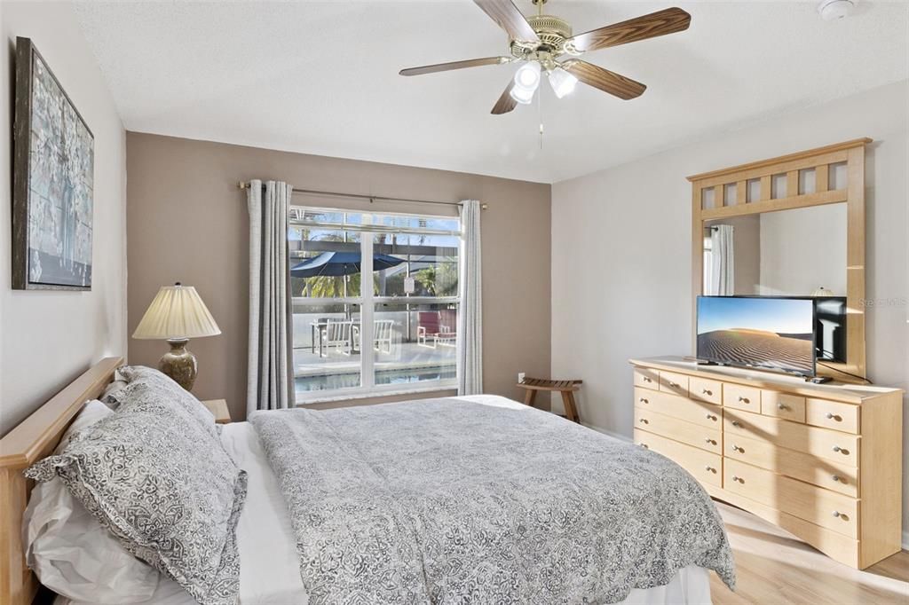 На продажу: $375,000 (4 спален, 3 ванн, 1940 Квадратных фут)