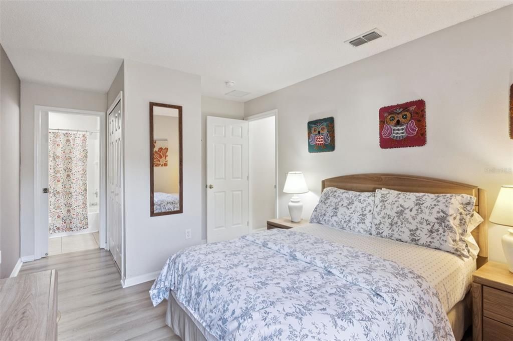 На продажу: $375,000 (4 спален, 3 ванн, 1940 Квадратных фут)