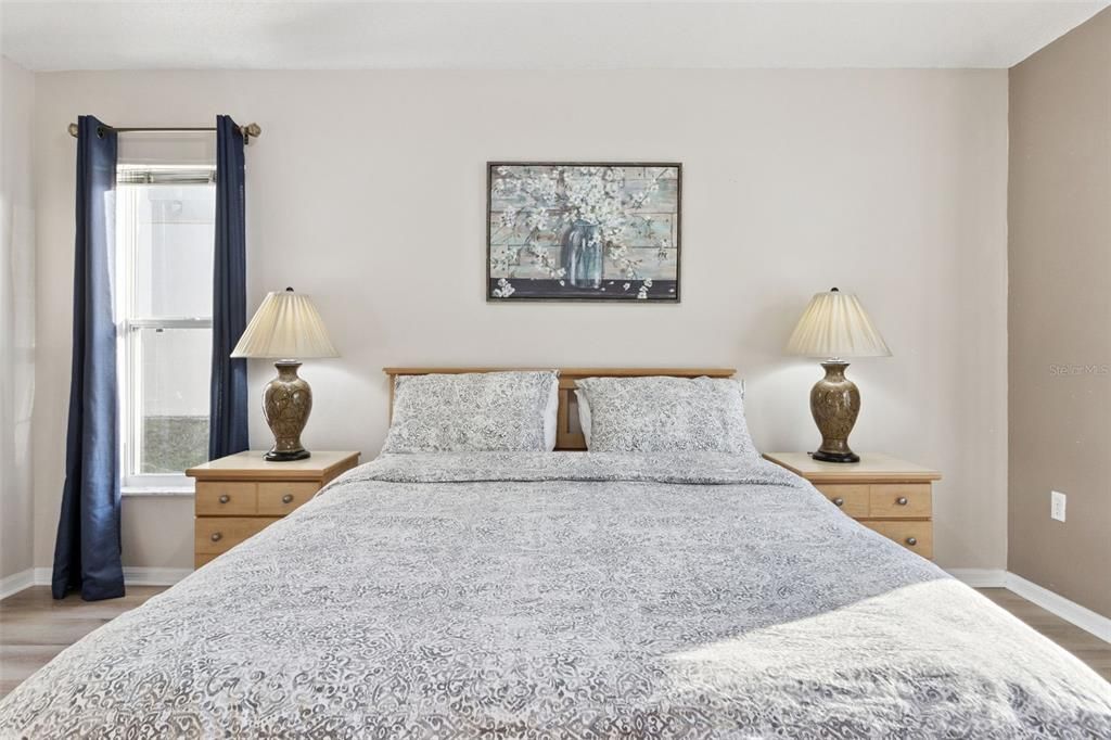 На продажу: $375,000 (4 спален, 3 ванн, 1940 Квадратных фут)