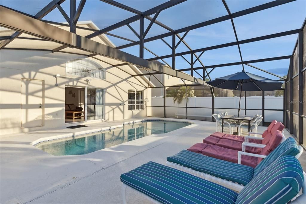 На продажу: $375,000 (4 спален, 3 ванн, 1940 Квадратных фут)