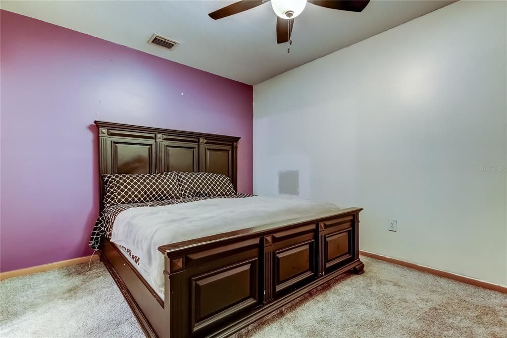 En Venta: $335,000 (4 camas, 2 baños, 1756 Pies cuadrados)